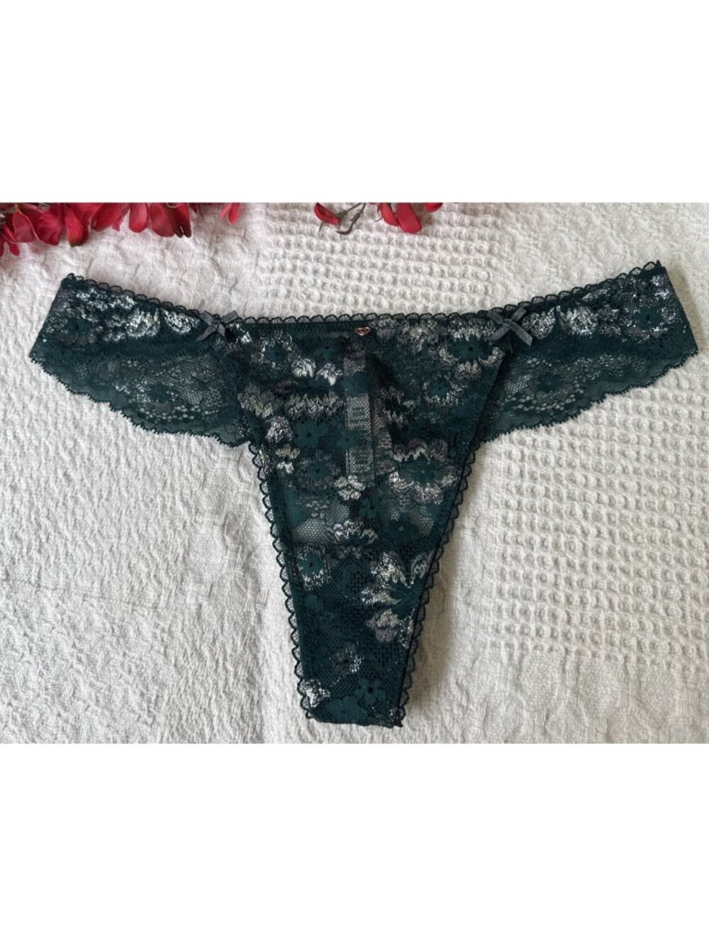 VICTORIA'S SECRET L BODY BY VICTORIA GREEN SILVER LACE THONG STRING PANTIES NWT